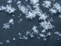 Kenapa Butiran Salju Berbentuk Segi Enam? Ini Fakta Menariknya