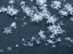 Uniknya Kepingan Salju, Ada Fakta Ilmiah di Baliknya