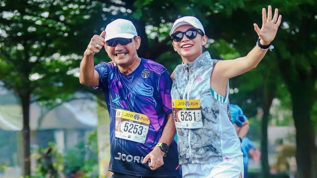 Keren! Ayah Chelsea Olivia Ikut Fun Run Meski Pakai 3 Ring Jantung