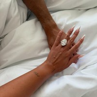 Georgina Rodriguez Pamer Cincin Berlian Besar dari Ronaldo, Resmi Bertunangan Georgina Rodriguez Pamer Cincin Berlian Besar dari Ronaldo, Resmi Bertunangan