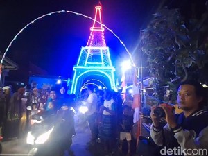 Keren! Desa Kandang Pemalang Bertabur Ribuan Lampu Hias Jelang HUT RI