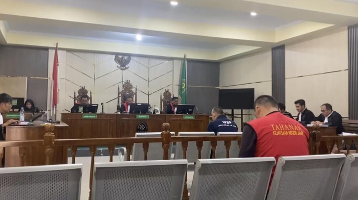 Dua terdakwa TPPU dan Narkotika Tek Hui dan Mafi Abidin saat divonis di PN Jambi