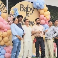 Acara tersebut juga dimeriahkan dengan beragam game seru untuk menghibur para tamu undangan yang hadir. Foto: Instagram/@_ummi_pipik_