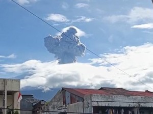 Gunung Marapi Erupsi Lagi, Semburkan Abu Vulkanik 1.000 meter dari Puncak