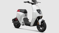 Honda U-Be hadir dengan konsep ‘simple but practical’. Selain mungil, motor listrik tersebut hanya punya jok tunggal. Sehingga, tentu saja, tak bisa dipakai berboncengan. Foto: Doc. Wuyang Honda.