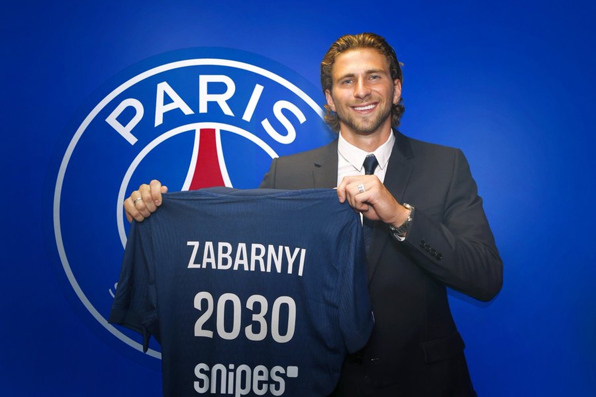 PSG menggaet bek tengah Ukraina, Illia Zabarnyi, dari Bournemouth. 9Foto: @PSG_English di media sosial X)