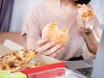 Jangan Sembarangan Makan Terlau Cepat! Ini Risiko yang Bisa Muncul