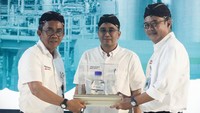 Pengembangan SAF ini sejalan dengan target pemerintah dalam menurunkan emisi gas rumah kaca dan memperluas penggunaan energi terbarukan di berbagai sektor. Pertamina optimistis inovasi ini akan menjadi tonggak penting menuju industri penerbangan yang lebih hijau di Indonesia. ANTARA FOTO/Idhad Zakaria