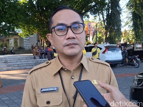 Kepala Dinas Kesehatan Mataram Emirald Isfihan saat diwawancarai di Mataram, Senin (11/8/2025)