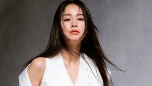 Kim Tae Hee bukan cuma cantik dan pintar, tapi juga lahir dari keluarga tajir dengan ayah presdir perusahaan transportasi. Foto: Instagram@kimtaehee99