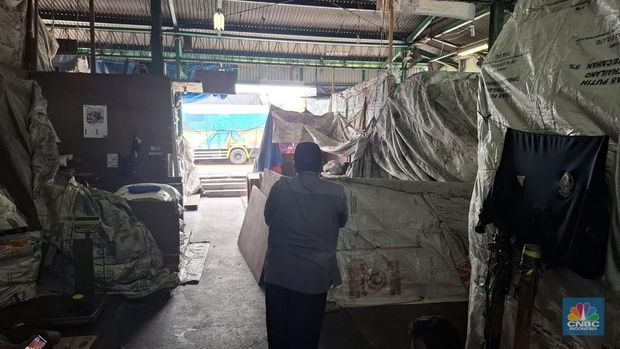 Kondisi Pasar Beras Induk Cipinang terkini, Selasa (12/8/2025). (CNBC Indonesia/Chandra Dwi)