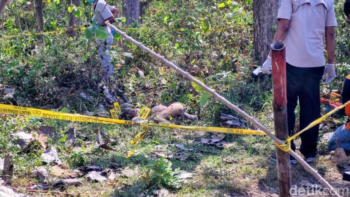 Lokasi penemuan mayat setengah bugil di Ponorogo