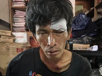 Momen Pria Bawa Mandau di Lutim Babak Belur Diamuk Warga Usai Ngamuk di Jalan