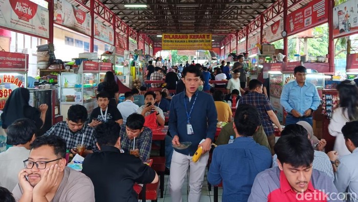 Makan Siang Pegawai Jakarta