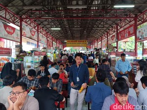 Gaji Bulanan Terkuras di Jam Makan Siang
