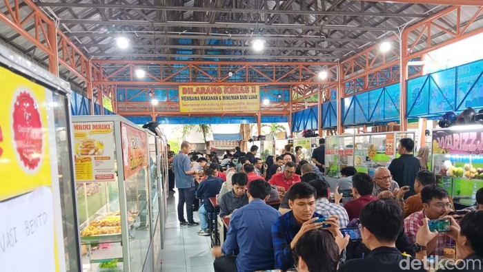 Makan Siang Pegawai Jakarta