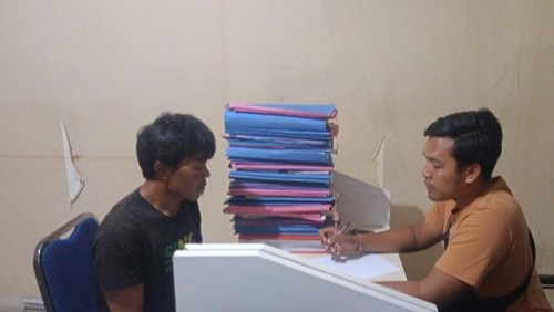 Mulyadi (kiri) spesialis pencuri gabah di beberapa kecamatan di kabupaten Tabanan berhasil ditangkap. /Istimewa