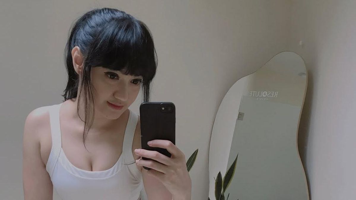 Mashhur blowjob qiz onlayn