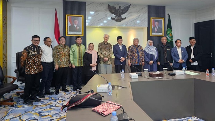 Menteri Agama Nasaruddin Umar bersama tim penasihat ahli