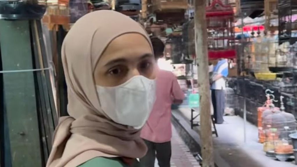 Video: Kagetnya Nycta Gina Saat Beli Burung untuk Sang Suami