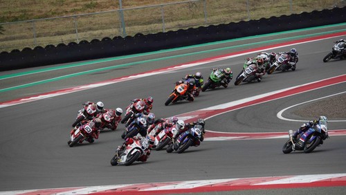 Para pembalap adu kecepatan di Sirkuit Mandalika pada ARRC 2024. (Foto: Dok. MGPA)