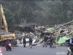Jabar Hari Ini: Punahnya Ratusan Kios di Jalur Ciater Subang