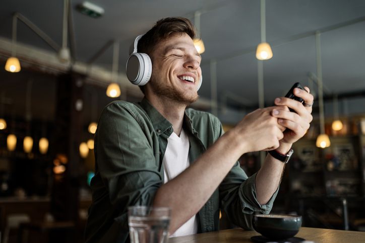 5 Alasan Pentingnya Memutar Musik di Kafe, Pengaruhi Rasa Makanan