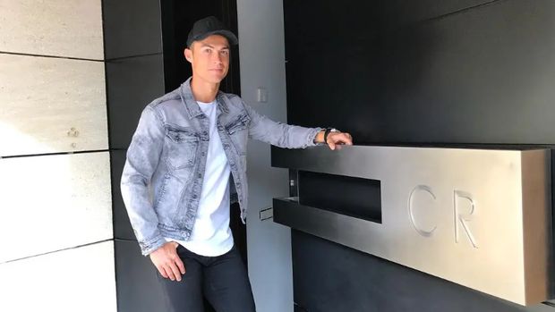 Pintu Rumah Cristiano Ronaldo di Madrid, Spanyol