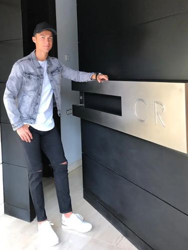 Pintu Rumah Cristiano Ronaldo di Madrid, Spanyol