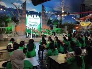 Politeknik Kesehatan Kartini Bali Gelar Yudisium di Trans Studio Theme Park