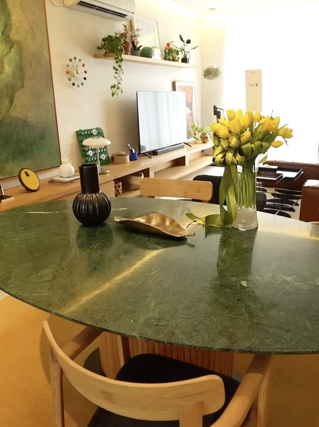 Foto: Potret Rumah Bujang Aghniny Haque, Estetis Bernuansa Tropis Minimalis