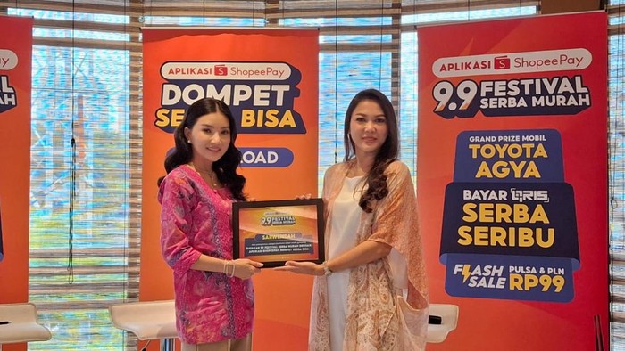 Sarwendah dan Eka Nilam Dari (Lala) President Director ShopeePay Indonesia.