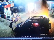 Sambaran Api dari Mobil di SPBU Bandung, Pengendara Luka Bakar