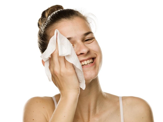 Tisu Basah untuk Membersihkan Makeup