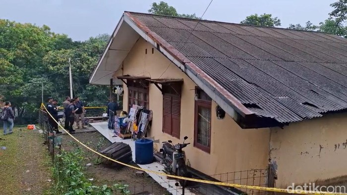 TKP IRT Ditemukan Tewas di Purwakarta