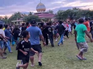 Turnamen Sepakbola di Mamuju Ricuh Dipicu Suporter Tak Terima Tim Kalah