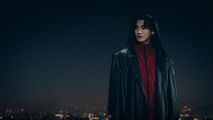 Setiap karakter dalam drakor Twelve punya representasi hewan. Ogui yang diperankan Park Hyung Sik merupakan seekor burung gagak. (Foto: dok. KBS2)