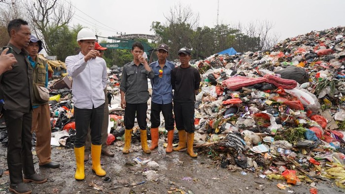 Wabup Bogor Jaro Ade kunjungi TPA Galuga (dok.istimewa)