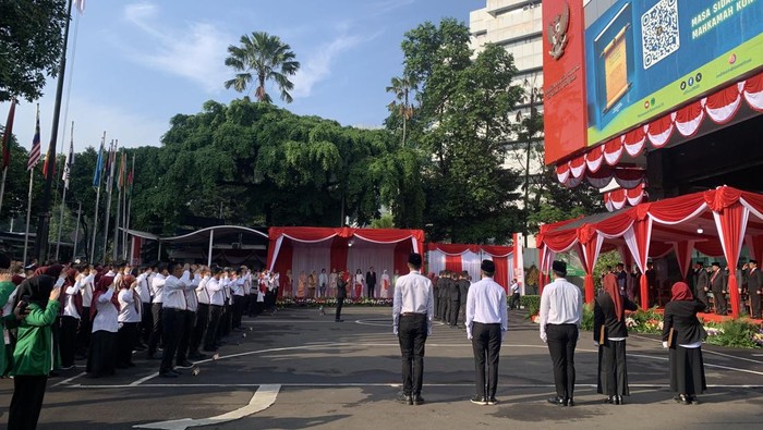 12 ASN Terima Satyalancana Karya Satya di HUT MK ke-22