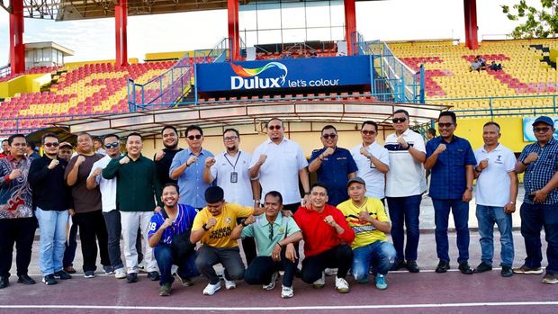 Andre Rosiade meninjau Stadion GOR Agus Salim Padang