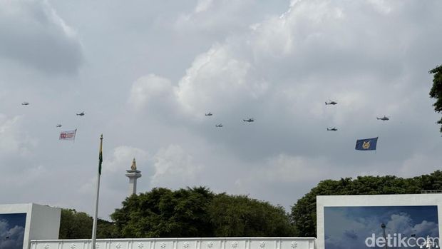 Atraksi Jet Tempur F16 dan Helikopter warnai gladi HUT RI di Istana. (Eva/detikcom)