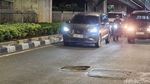 Bahaya Mengintai! Ada Lubang di Tengah Jalan Kapten Tendean Jaksel