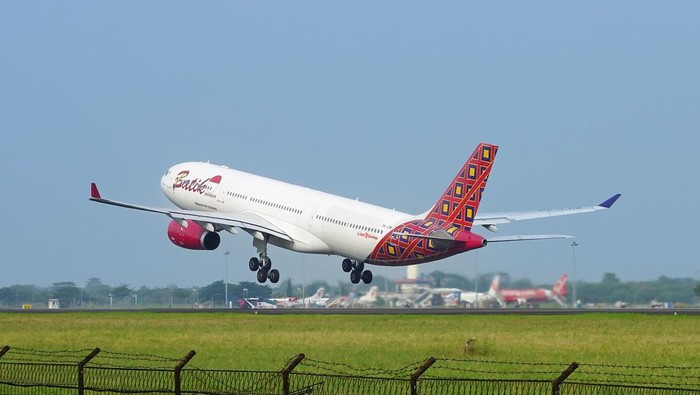 Batik Air Airbus 330-300 rute Jakarta-Medan