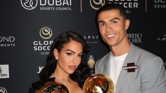 Cristiano Ronaldo Flexing Tubuh Kekar, Tak Pakai Baju Usai Sauna