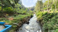 Pemandangan sepanjangan jalan menuju Curug Bangkong.