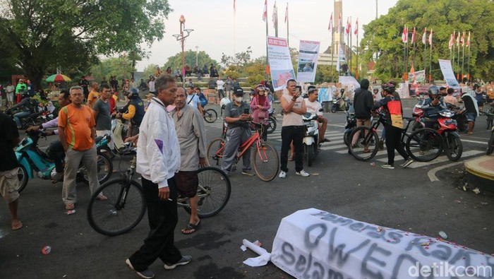 Suasana di depan Kantor Bupati Pati menjelang aksi demo hari ini, Rabu (13/8/2025).
