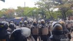 Massa Pendemo Bupati Sudewo Duduki Gedung DPRD Pati