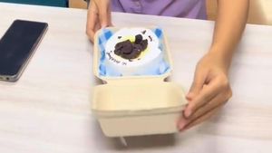 Video: Viral Kue Bentuk Toilet yang Bikin Jijik, Gimana Ya Rasanya?