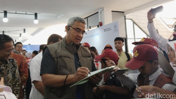 Factory tour pelajar Kota Bandung di PTDI.