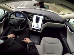 Teknologi Kemudi Otomatis Tesla Tak Diminati, Elon Musk Pusing